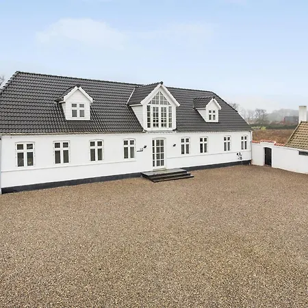 Vakantiehuis In With Kitchen Roslev