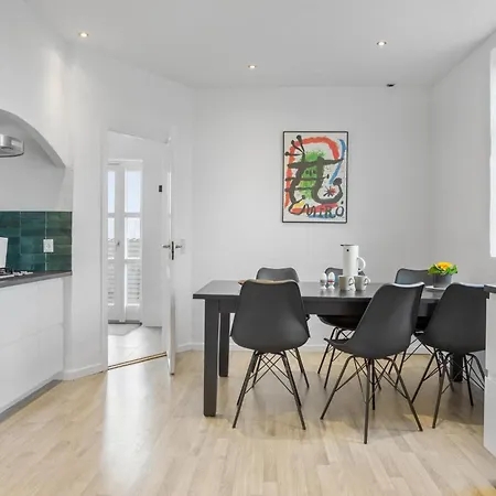 In With Kitchen * רוסלב