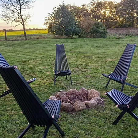 בית נופש In With Kitchen *