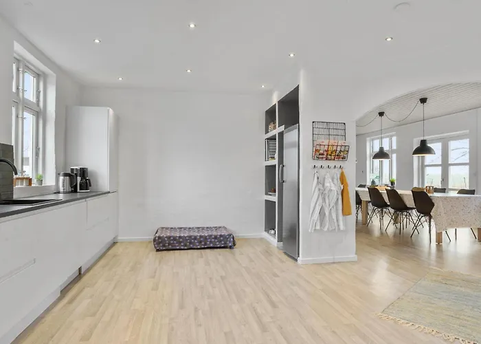 In With Kitchen