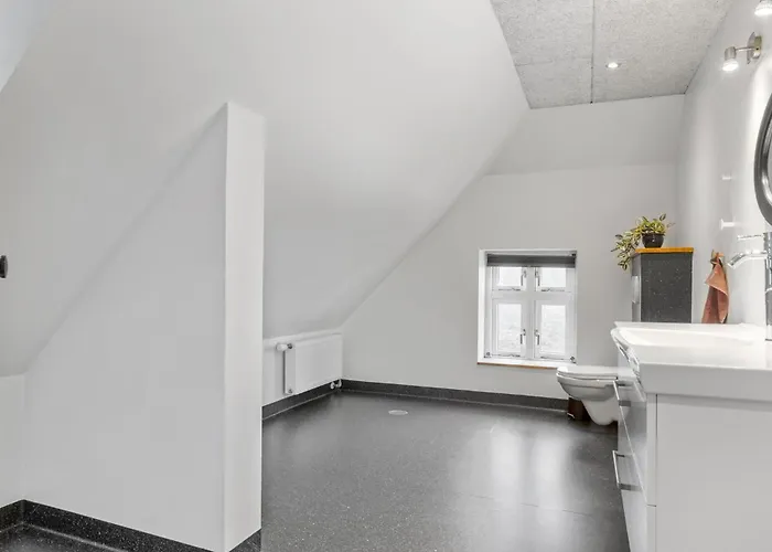 In With Kitchen